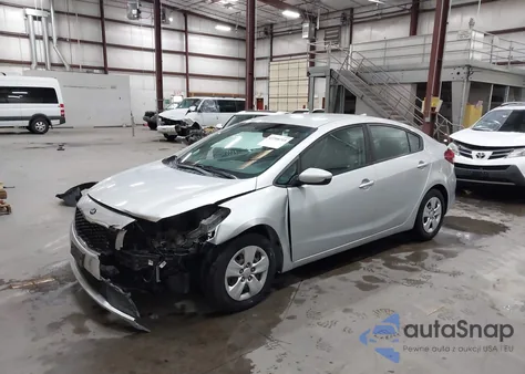 2018 Kia Forte Lx z USA, uszkodzony, nr VIN 3KPFL4A70JE196826